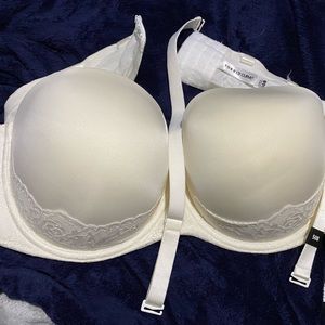 White lace strapless push-up bra Torrid NWT